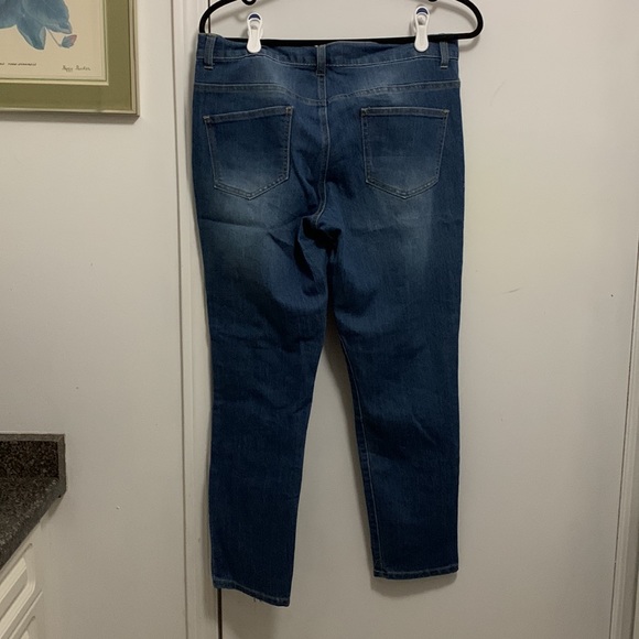 Venus heavily embroidered cutout jeans - Picture 9 of 10